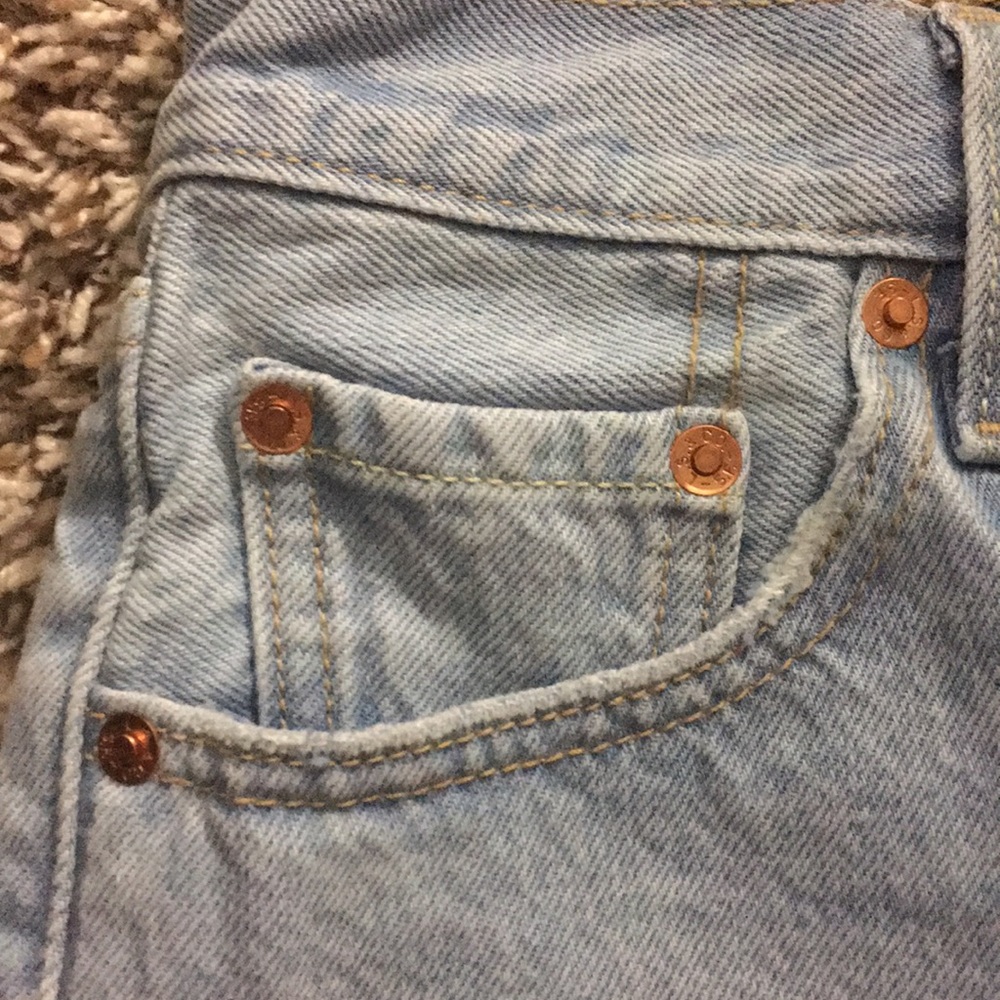 Levi’s Shorts - Picture 2 of 4